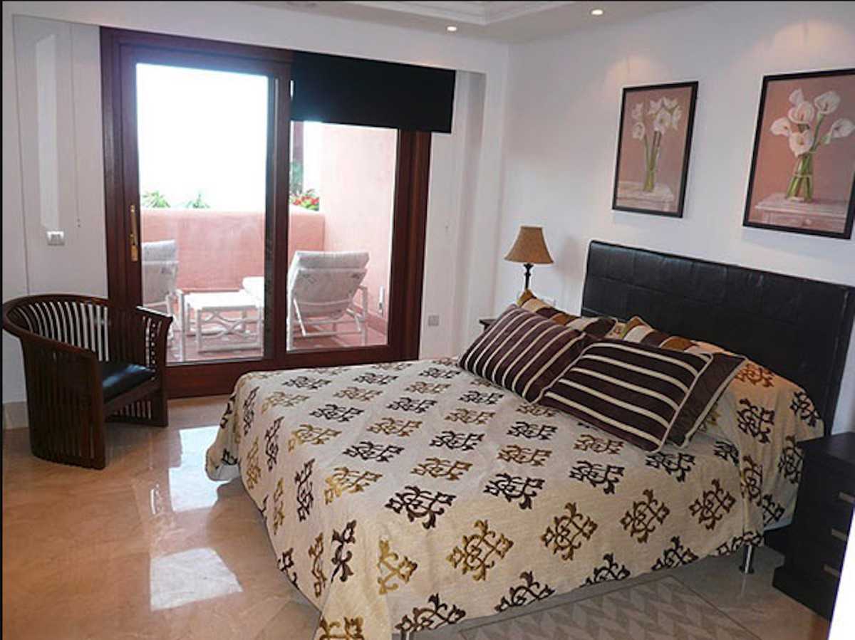 Condominium in Marbella, Andalusië 11805701