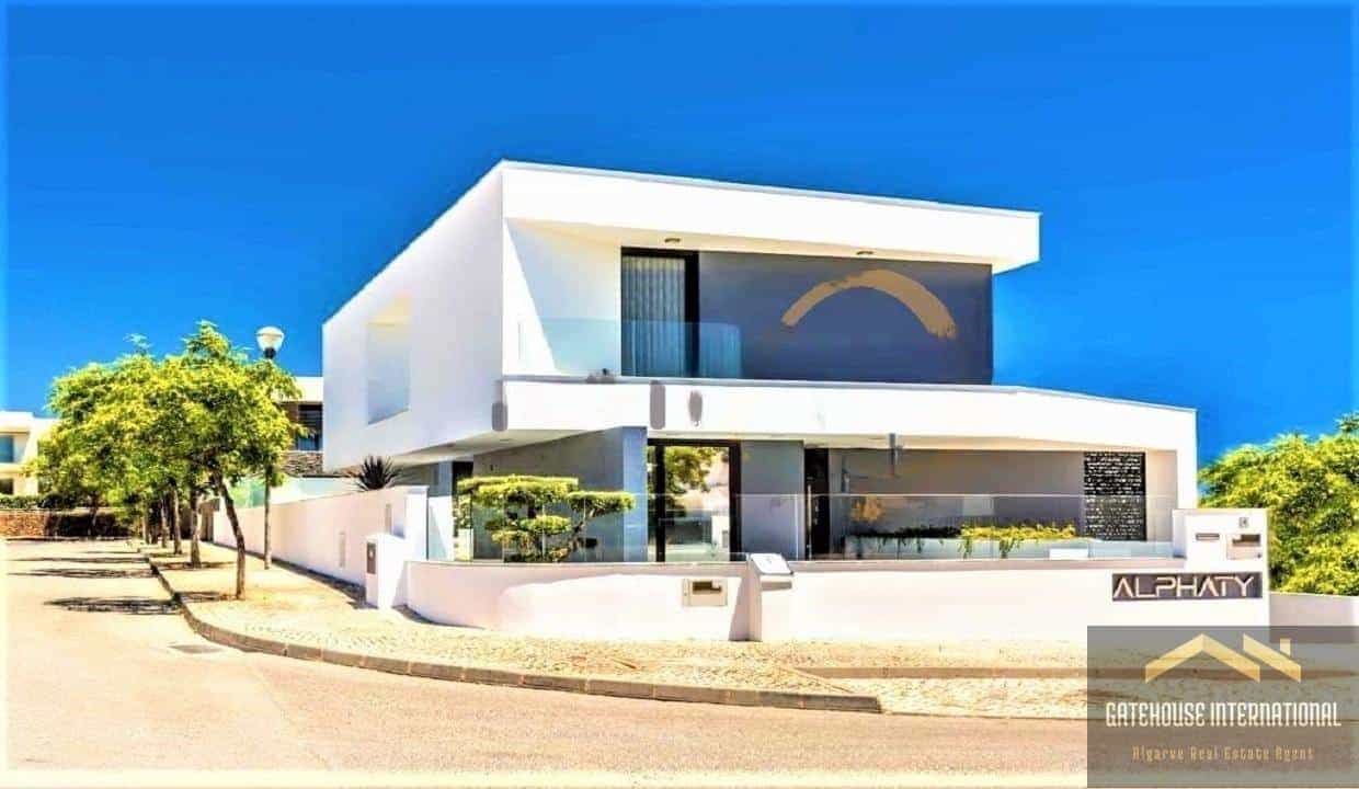 House in Quarteira, Faro 11806400