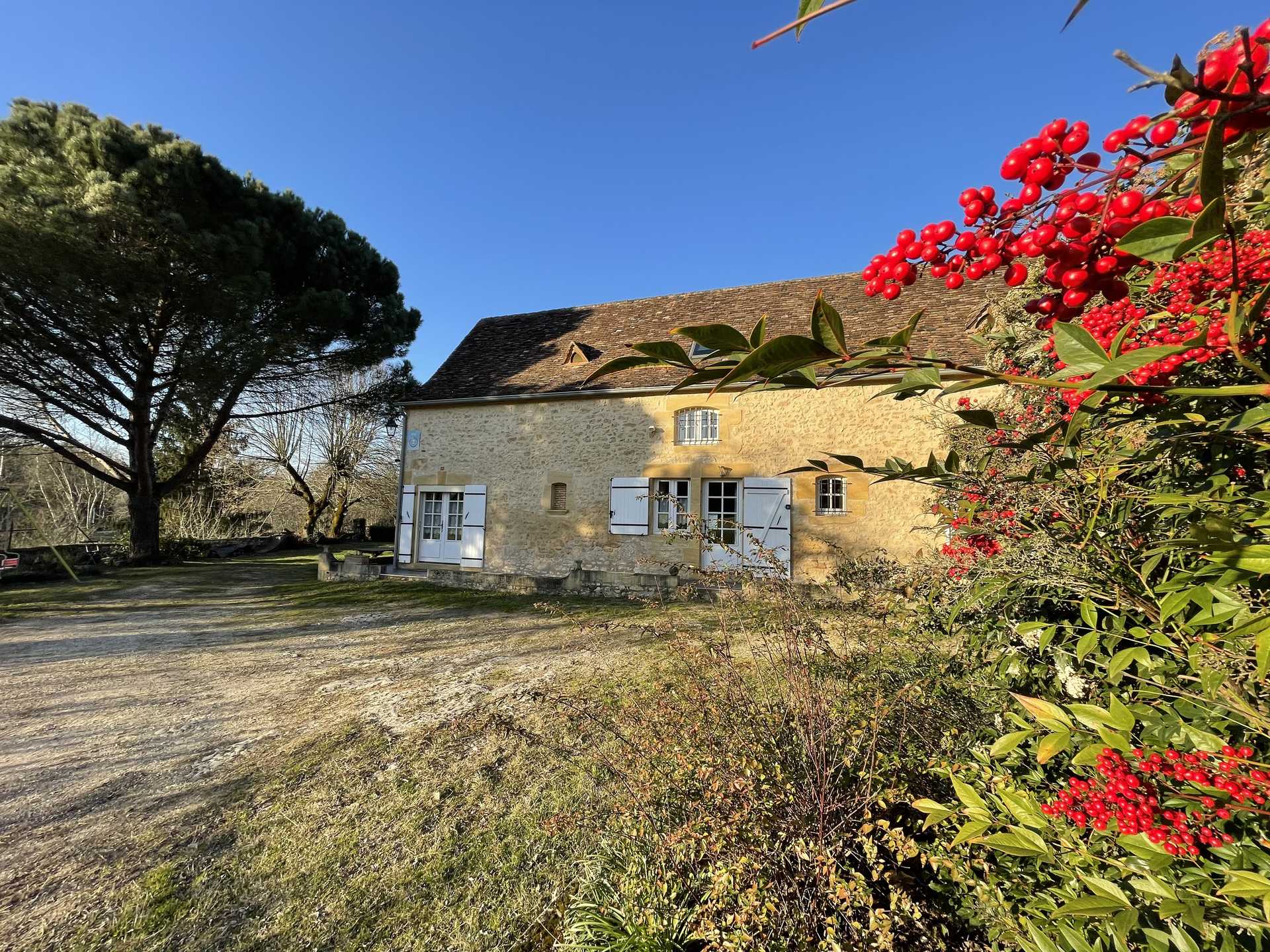 Rumah di Lalinde, Nouvelle-Aquitaine 11806733