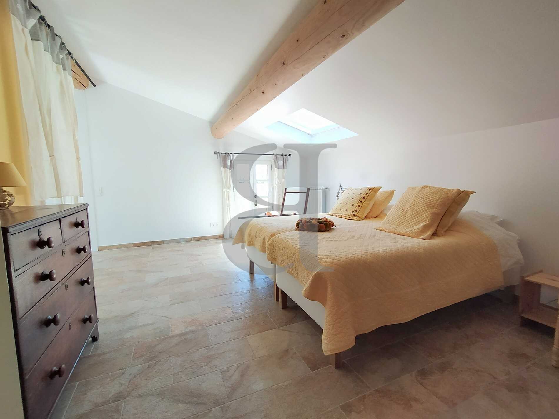 σπίτι σε L'Isle-sur-la-Sorgue, Provence-Alpes-Côte d'Azur 11806794
