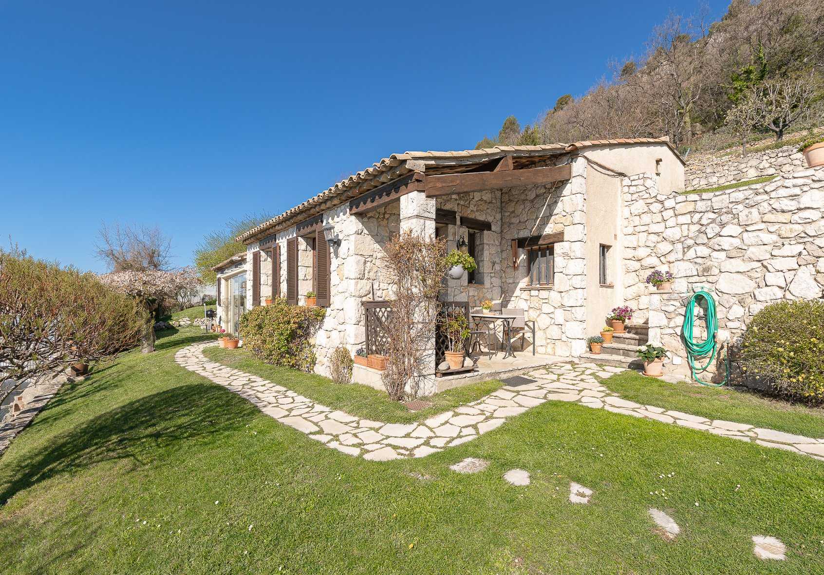loger dans Tourrettes, Provence-Alpes-Côte d'Azur 11806852