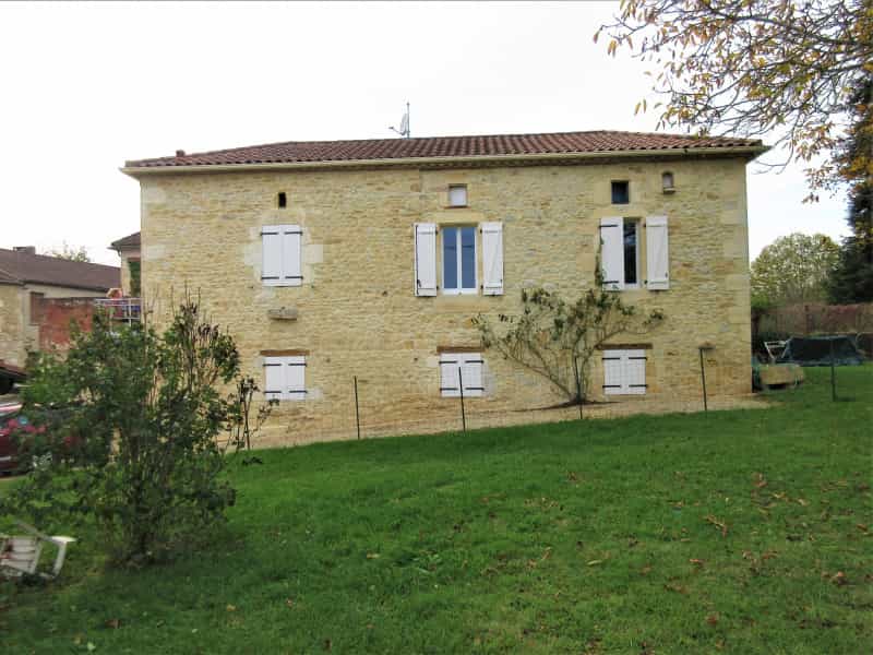 жилой дом в Fumel, Nouvelle-Aquitaine 11806970