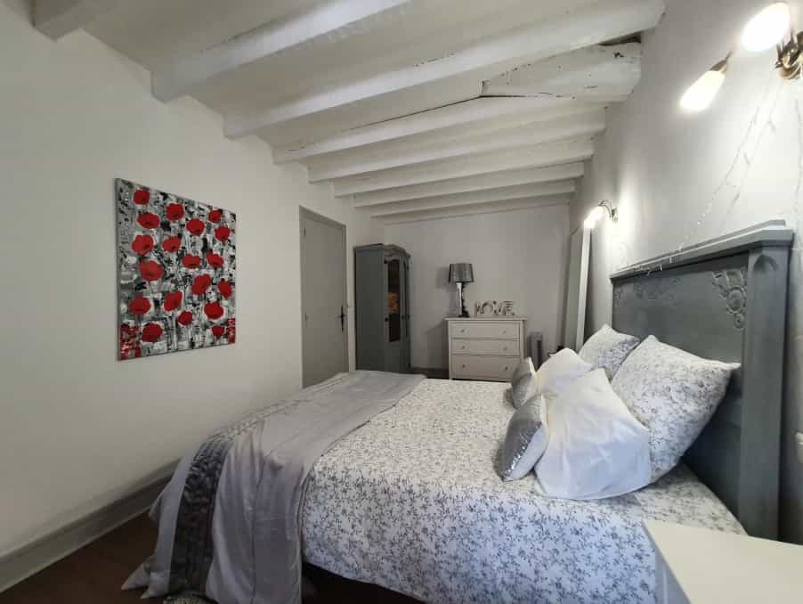 rumah dalam Lauzun, Nouvelle-Aquitaine 11807030
