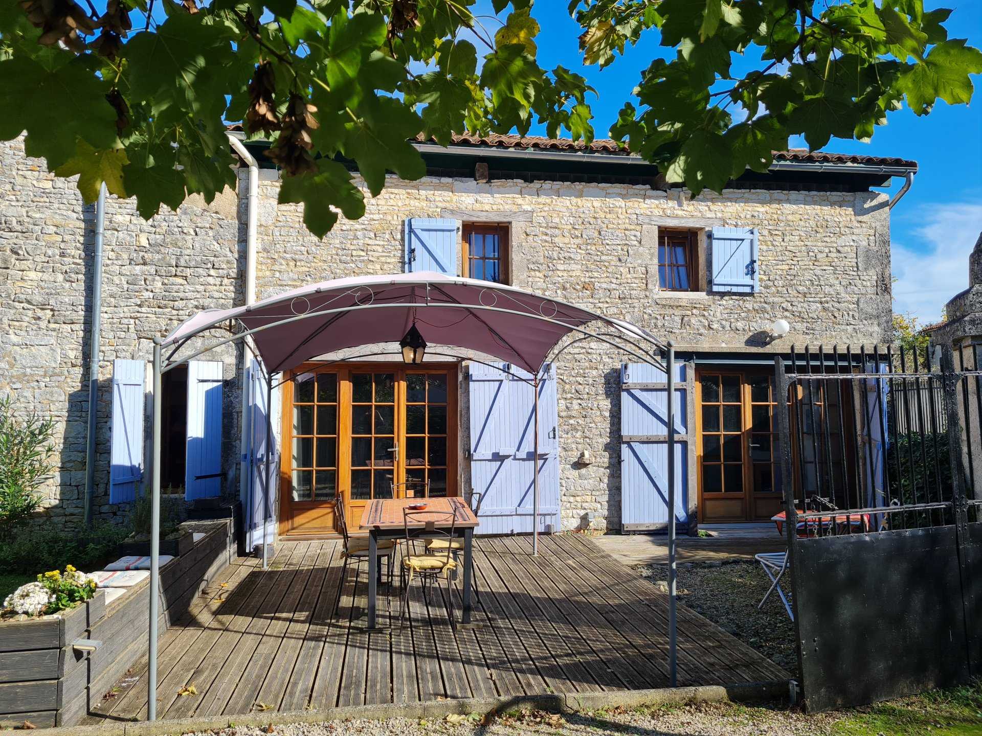 Rumah di Mansle, Nouvelle-Aquitaine 11807069
