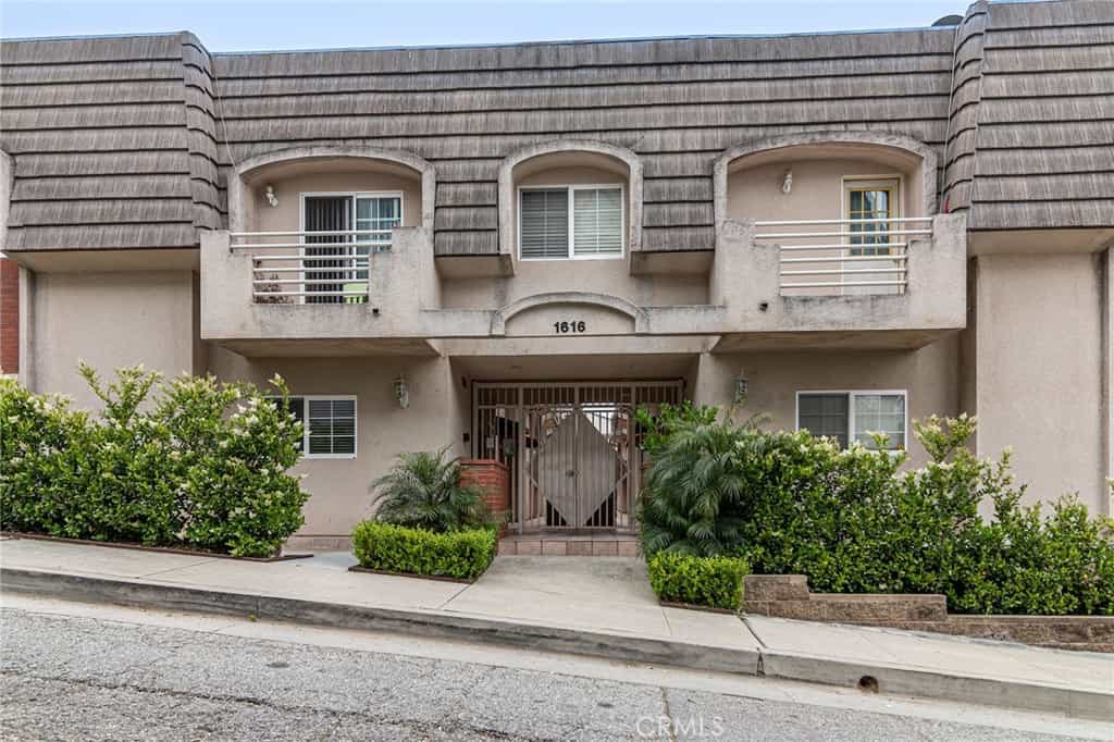 House in Glendale, California 11808991