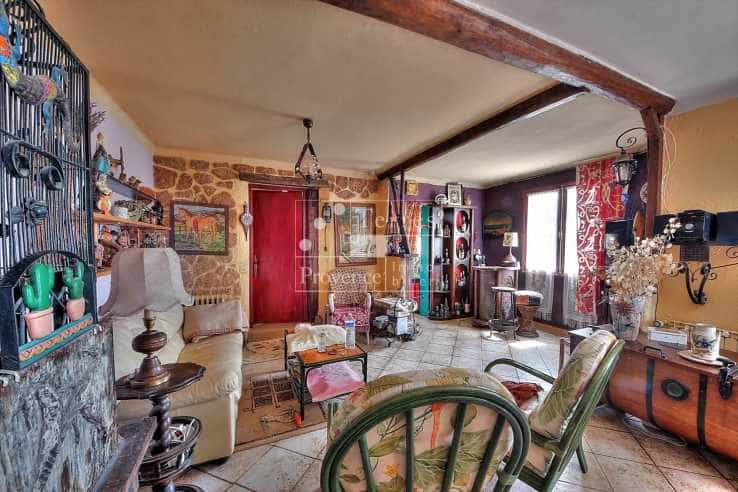 House in Aups, Provence-Alpes-Cote d'Azur 11809037