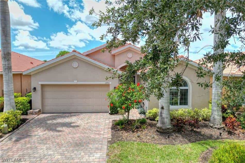 casa no Lochmoor Waterway Estates, Florida 11809171