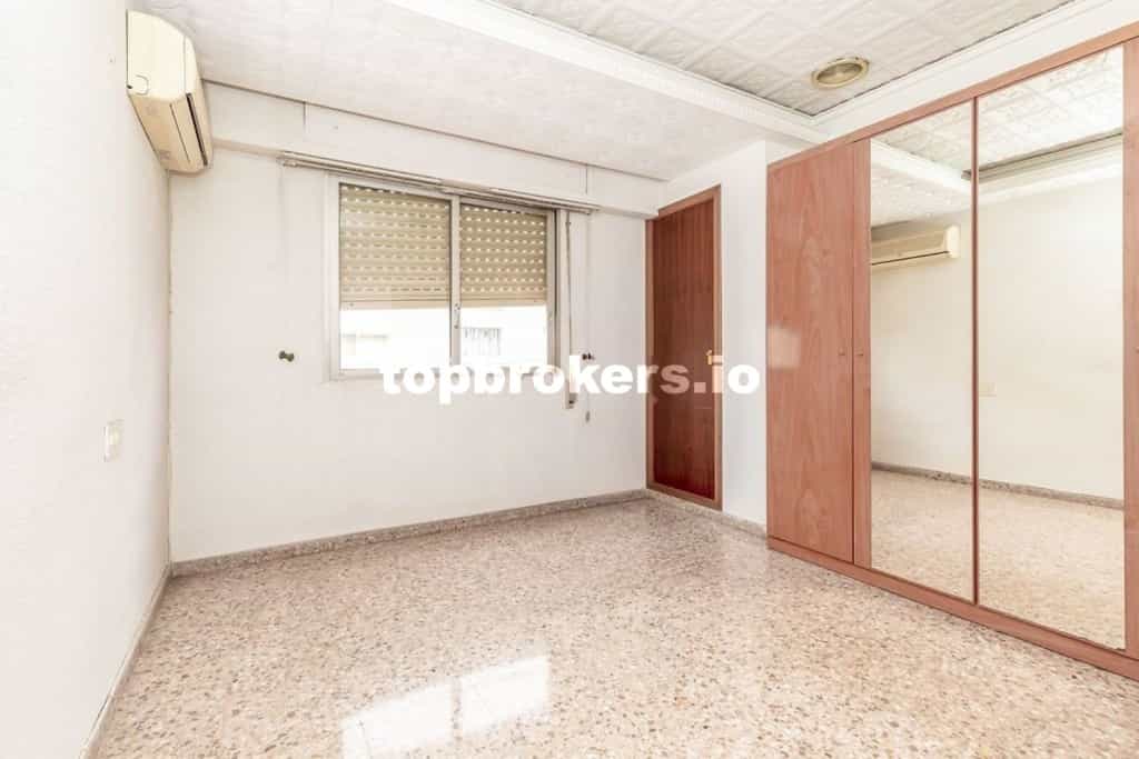 公寓 在 La Pobla de Vallbona, Comunidad Valenciana 11809549