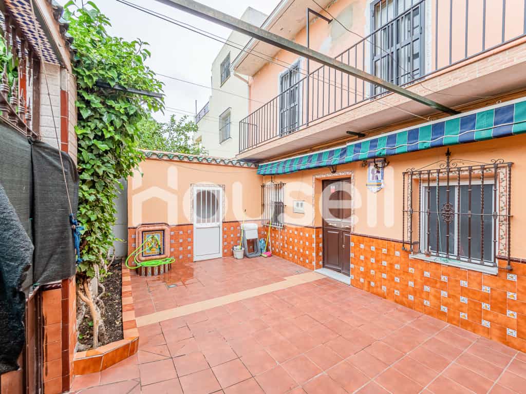 House in Sevilla, Andalusia 11809601