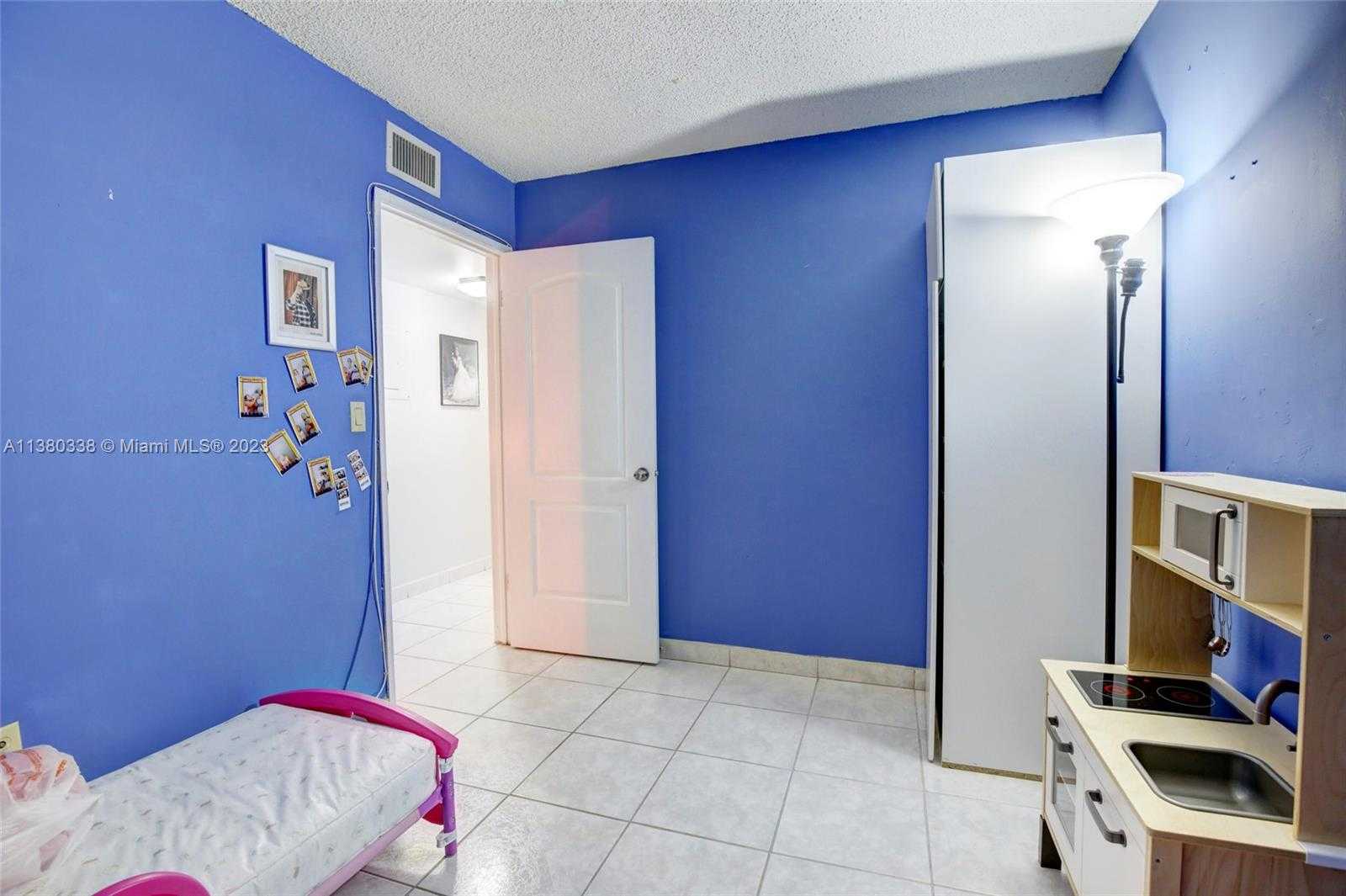 Condominium in Miami, Florida 11809824