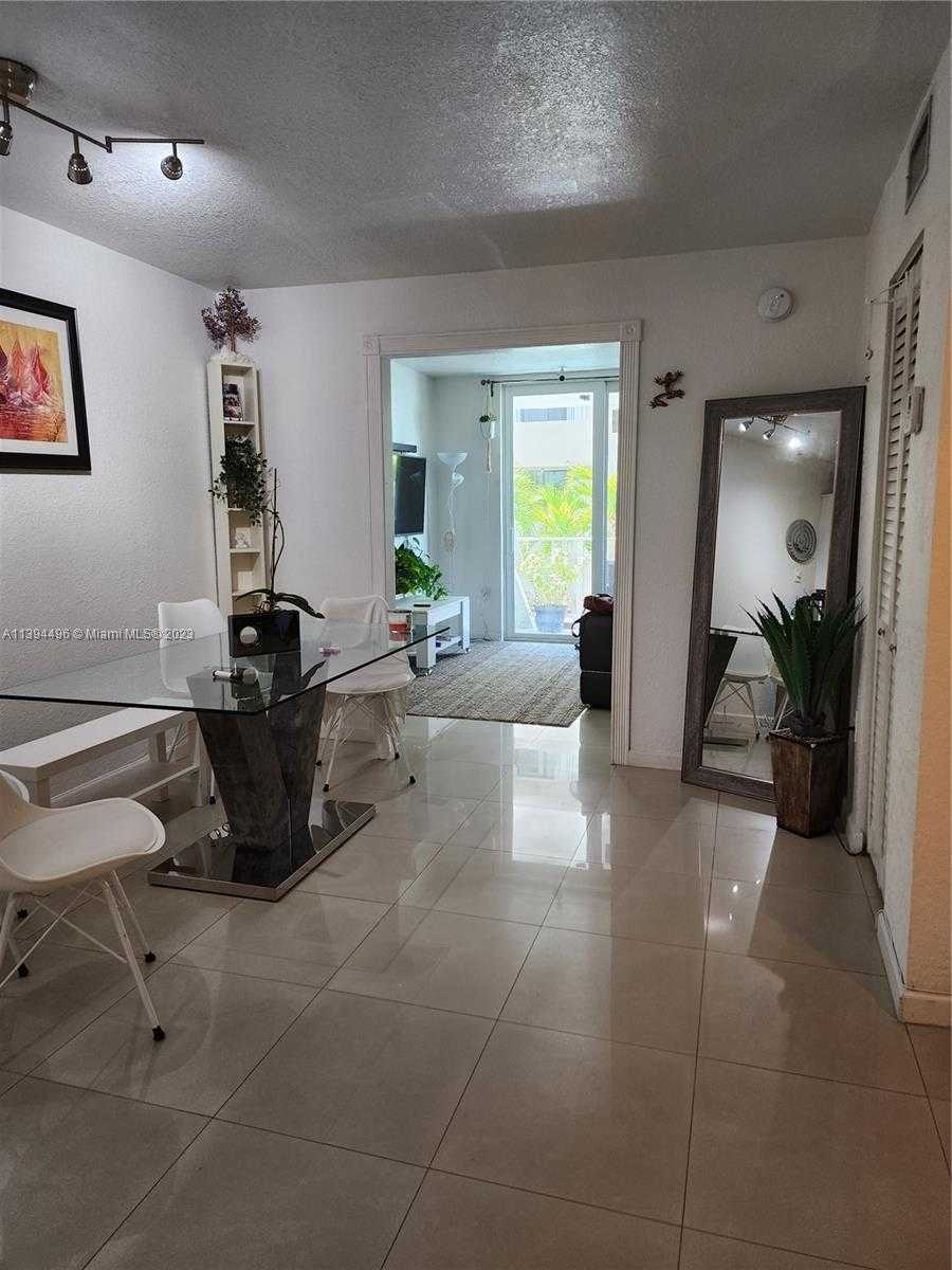 Condominium in Miami, Florida 11809843