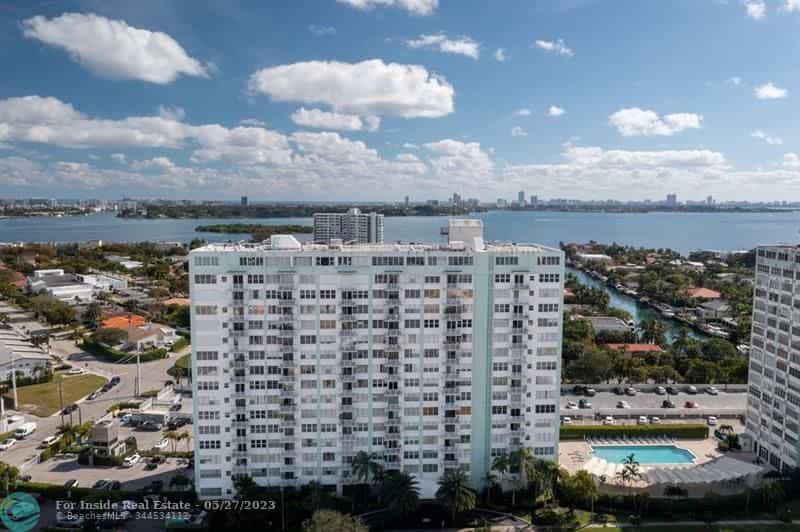 Condominio nel Miami nord, Florida 11809850