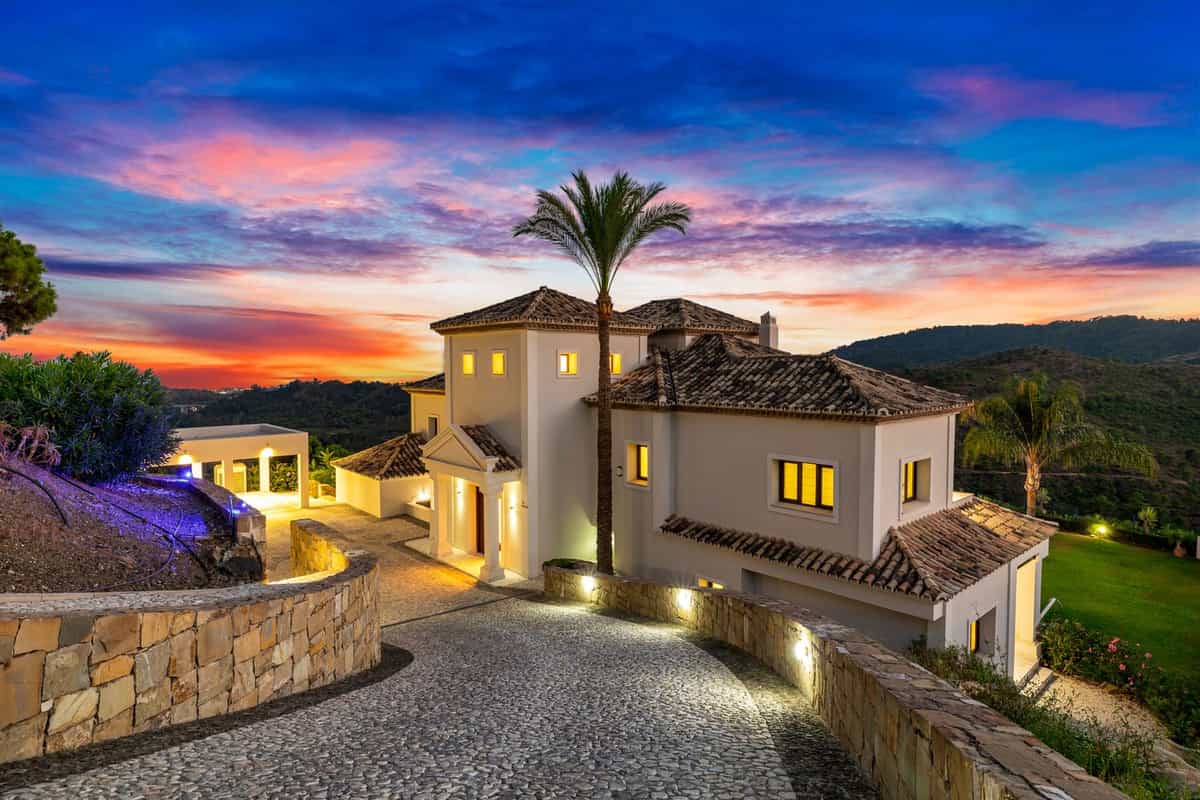 House in Benahavis, Andalusia 11810153