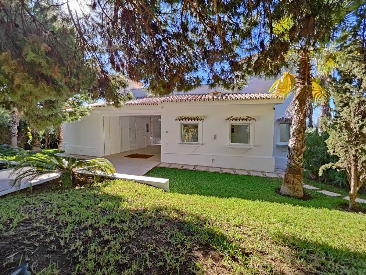Будинок в Benalmádena, Andalusia 11810188
