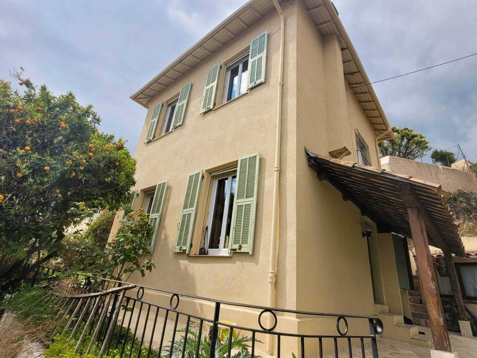 House in Nice, Provence-Alpes-Cote d'Azur 11810768