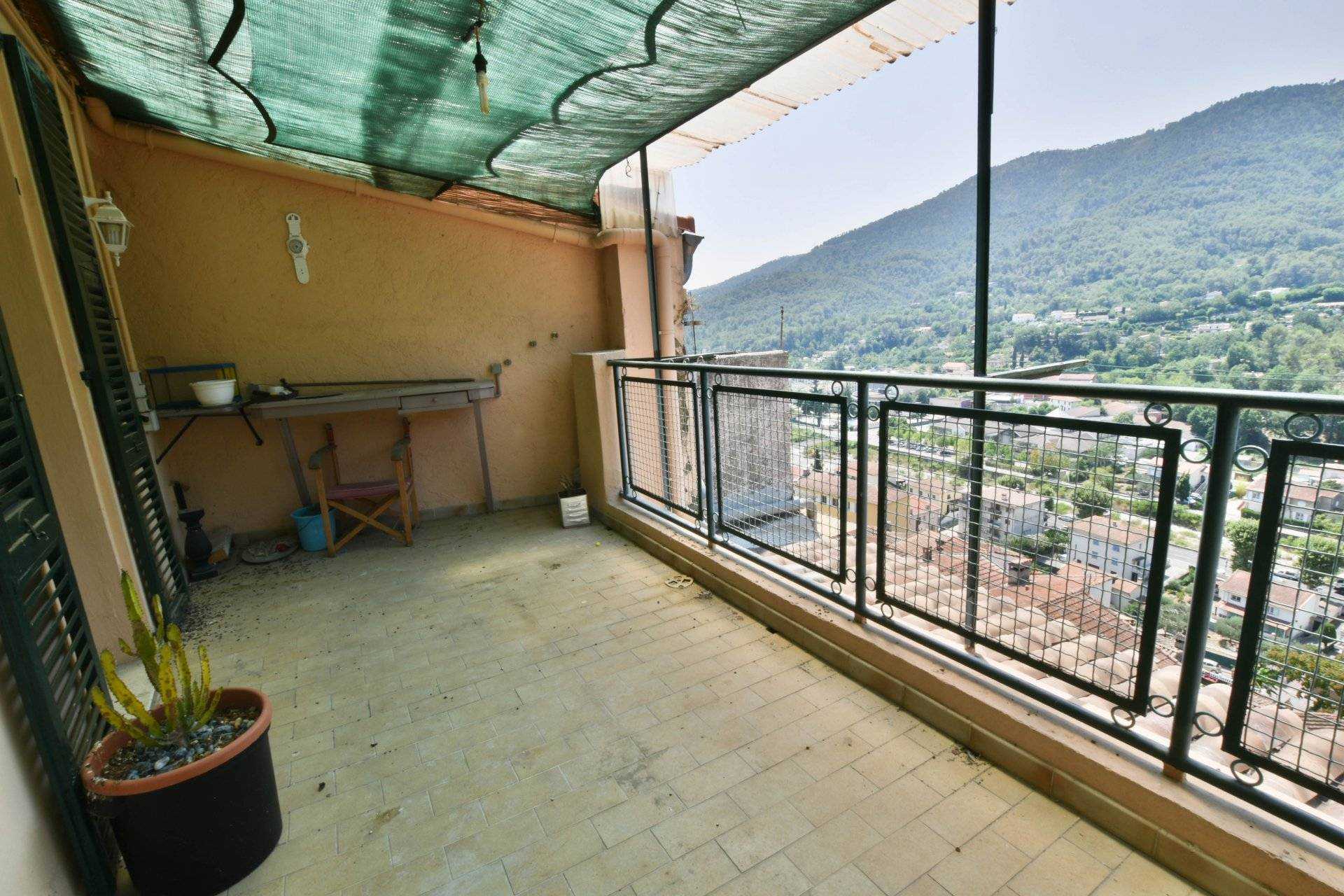 公寓 在 Contes, Provence-Alpes-Cote d'Azur 11810842
