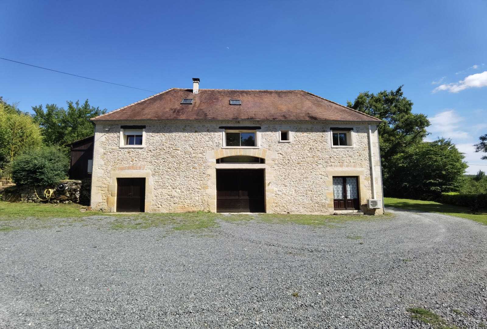 Talo sisään Sarlat-la-Canéda, Nouvelle-Aquitaine 11810852
