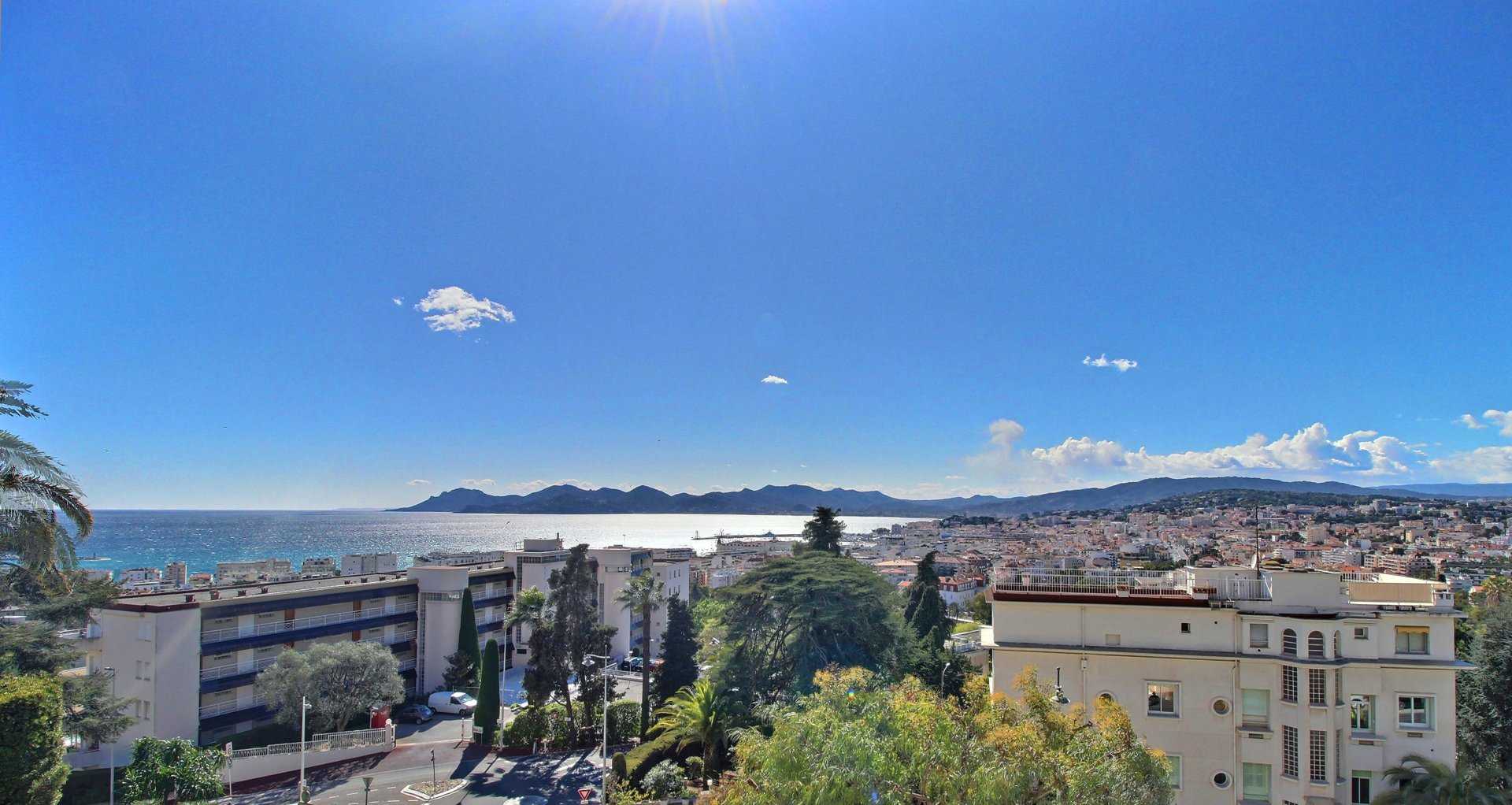 Condominium in Cannes, Provence-Alpes-Cote d'Azur 11810888