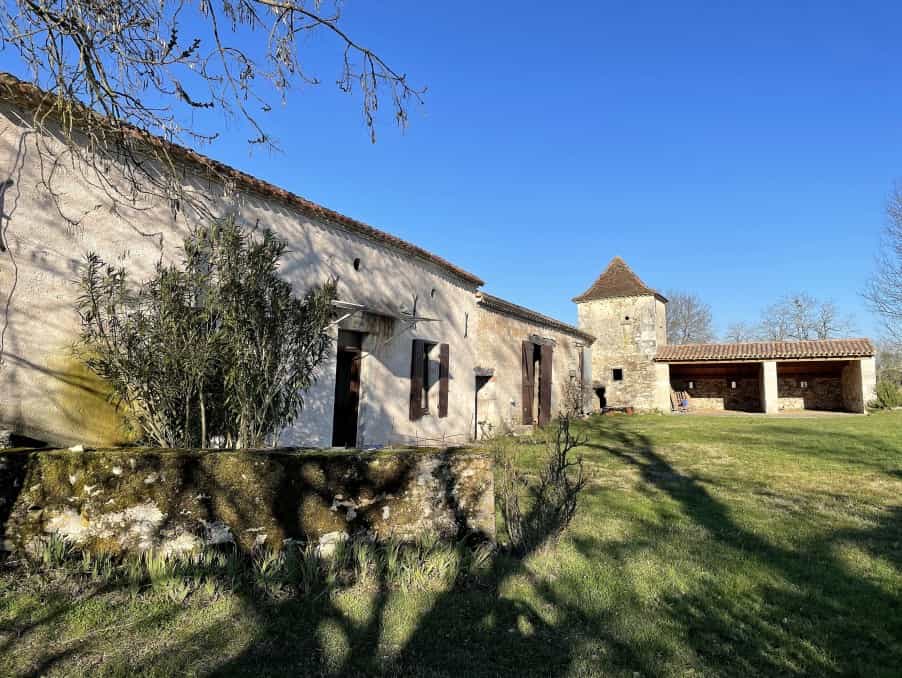 House in Monpazier, Nouvelle-Aquitaine 11810950
