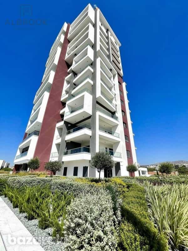 Eigentumswohnung im Mouttagiaka, Limassol 11812254
