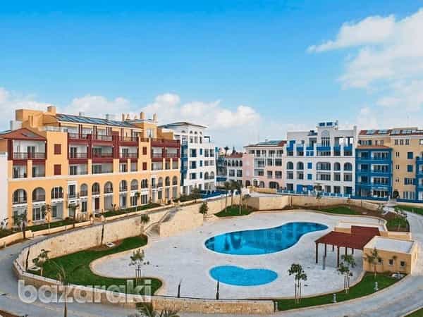 Condominium in Limassol, Lemesos 11812702