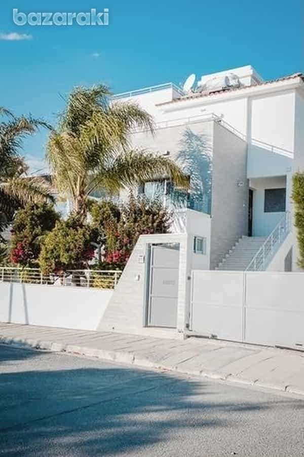 Haus im Agios Tychon, Larnaka 11814669