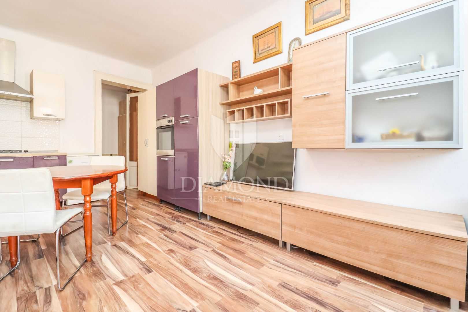 Condominium dans Rovinj, Istarska Zupanija 11815760