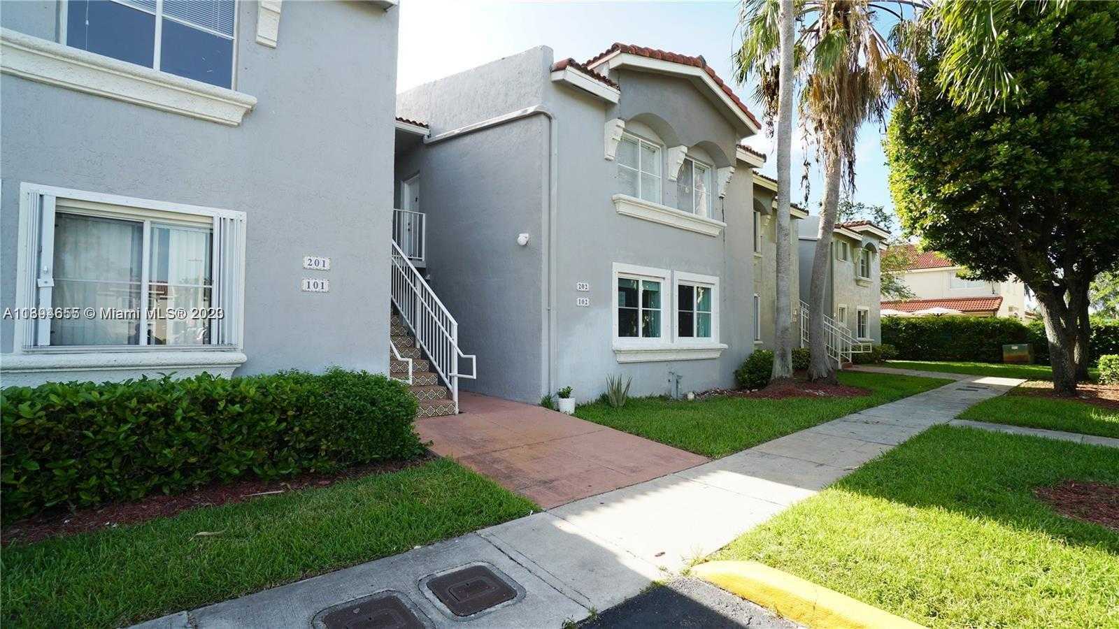 House in Doral, Florida 11815993