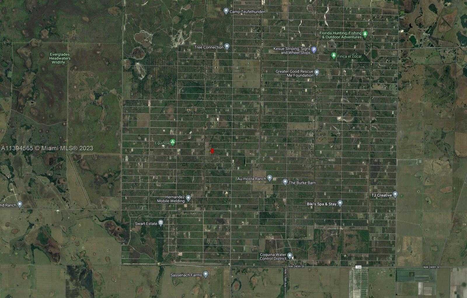 Tanah di Cornwell, Florida 11815995