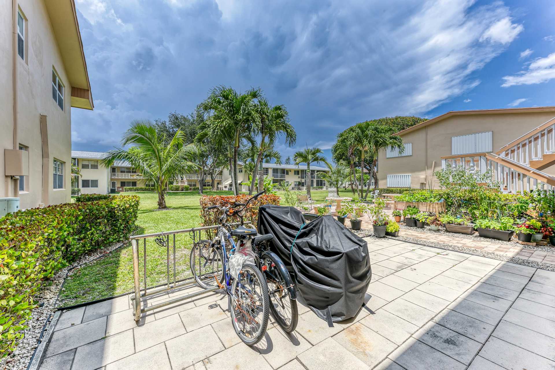 Condominium in West Palm Beach, Florida 11816000