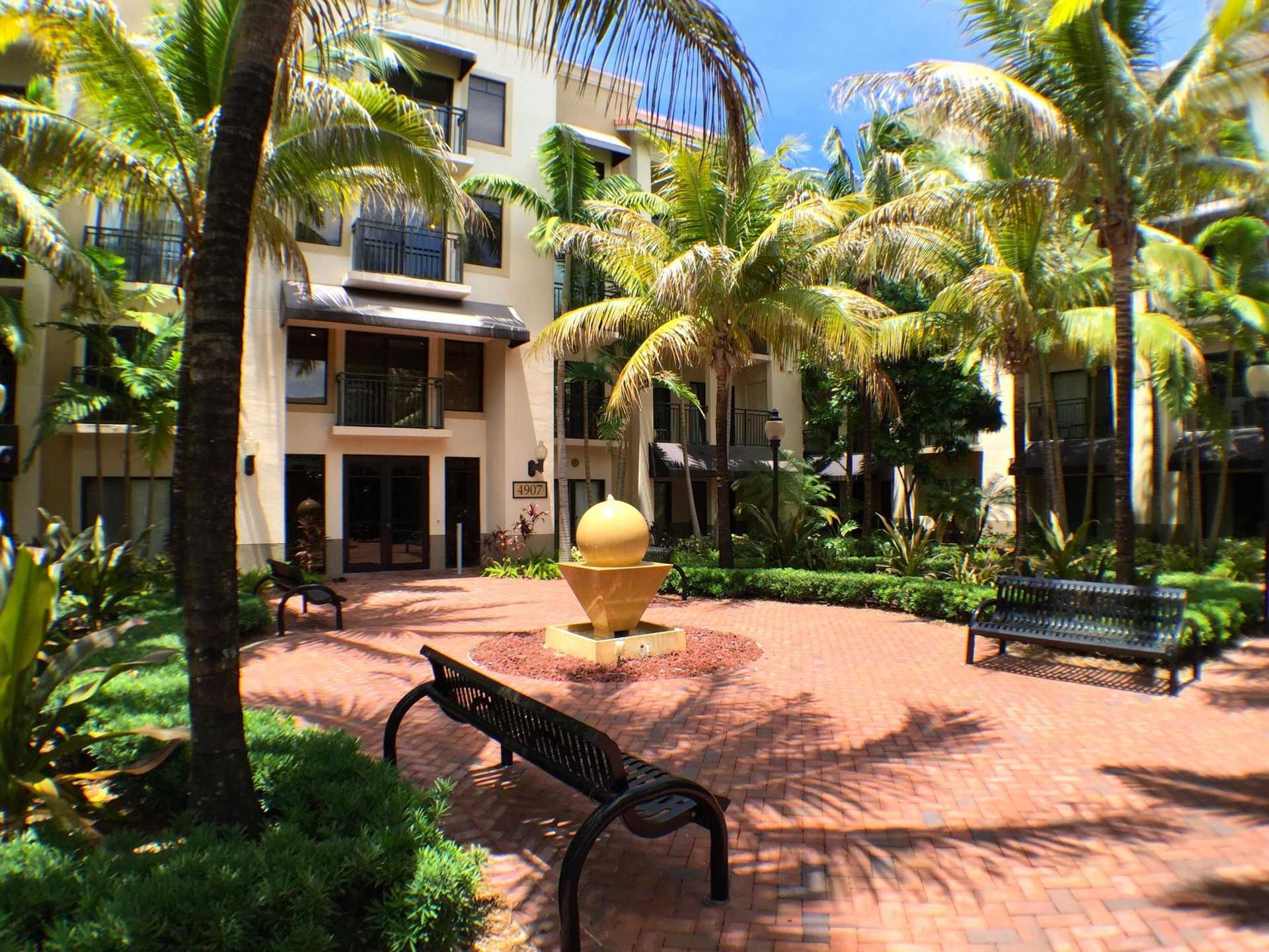 Condominium in Palm Beach Gardens, Florida 11816005