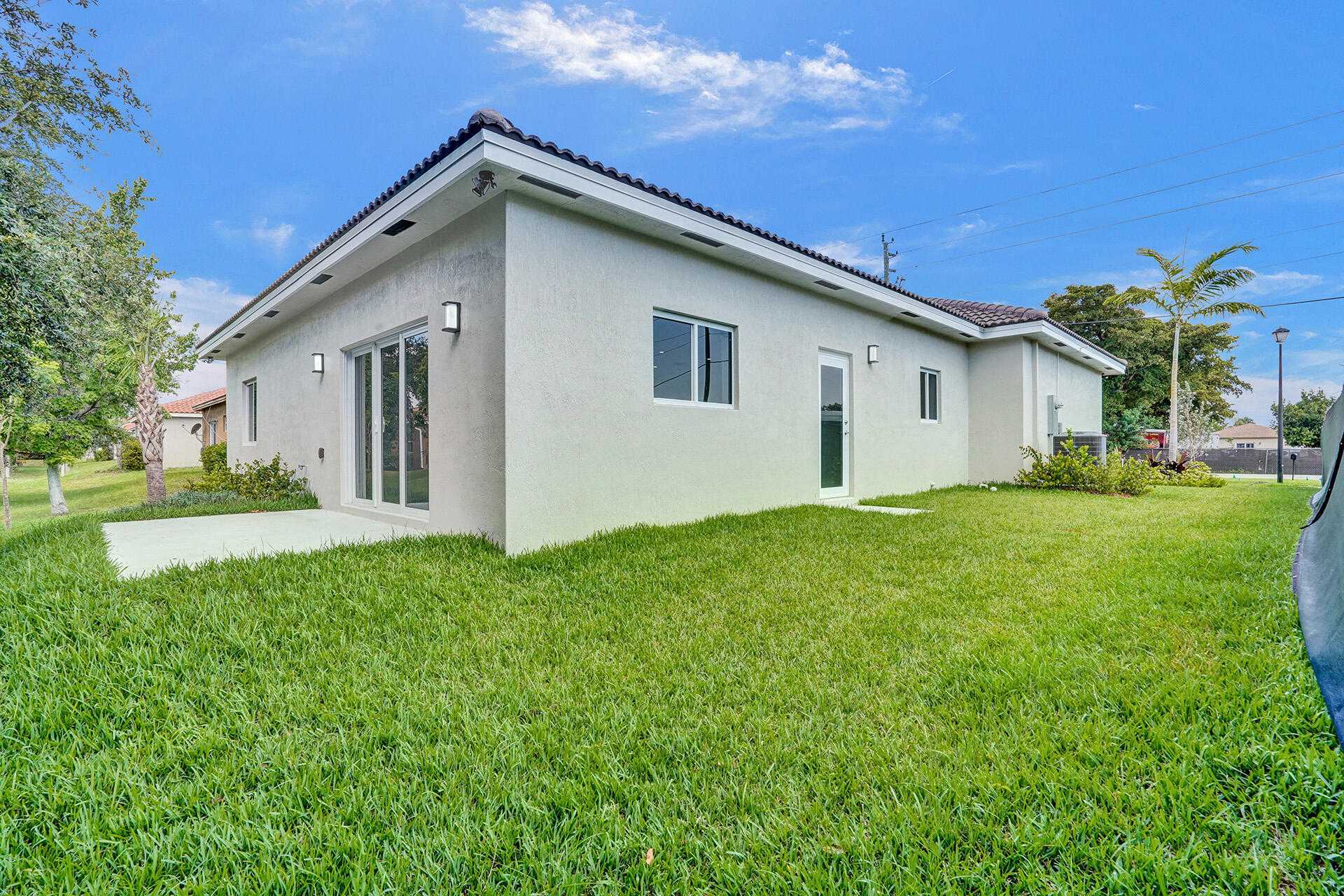 House in Pompano Beach, Florida 11816007
