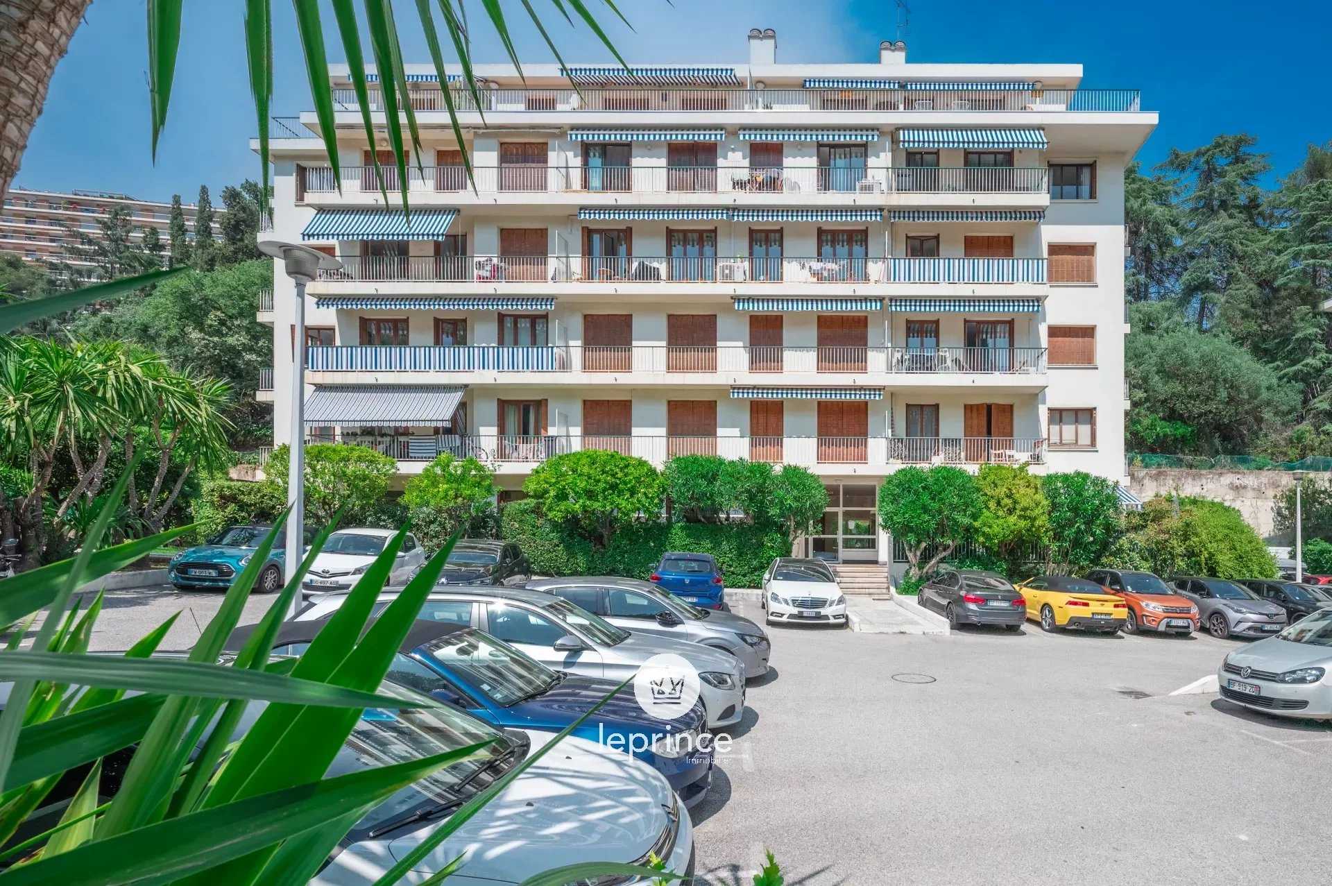 公寓 在 Nice, Alpes-Maritimes 11816009
