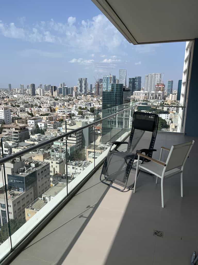 Condominium in Tel Aviv-Yafo, Rothschild Boulevard 11816086