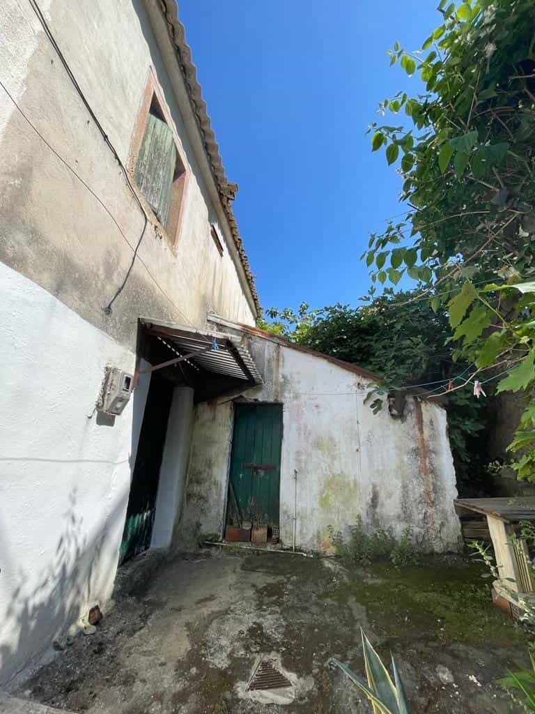 rumah dalam Agios Mattheos,  11816186