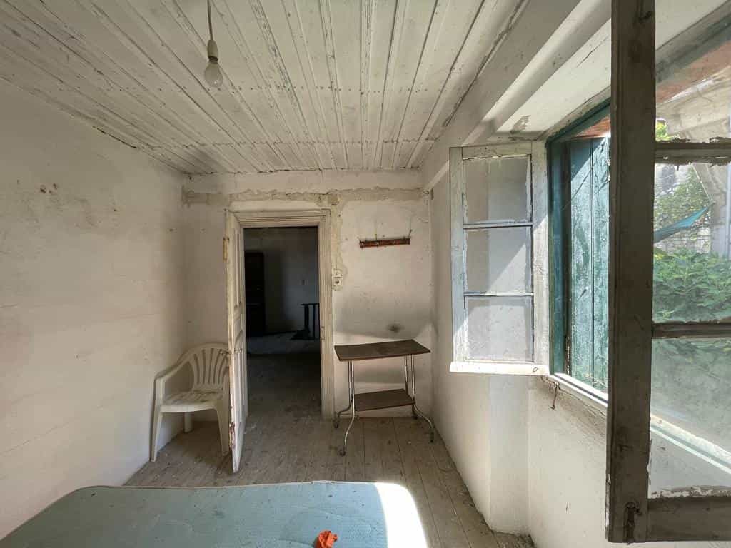 Talo sisään Agios Mattheos,  11816186