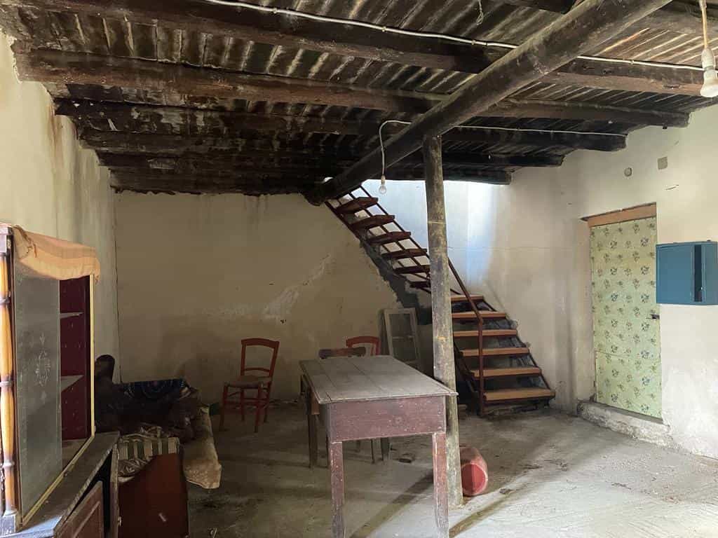 жилой дом в Agios Mattheos,  11816186