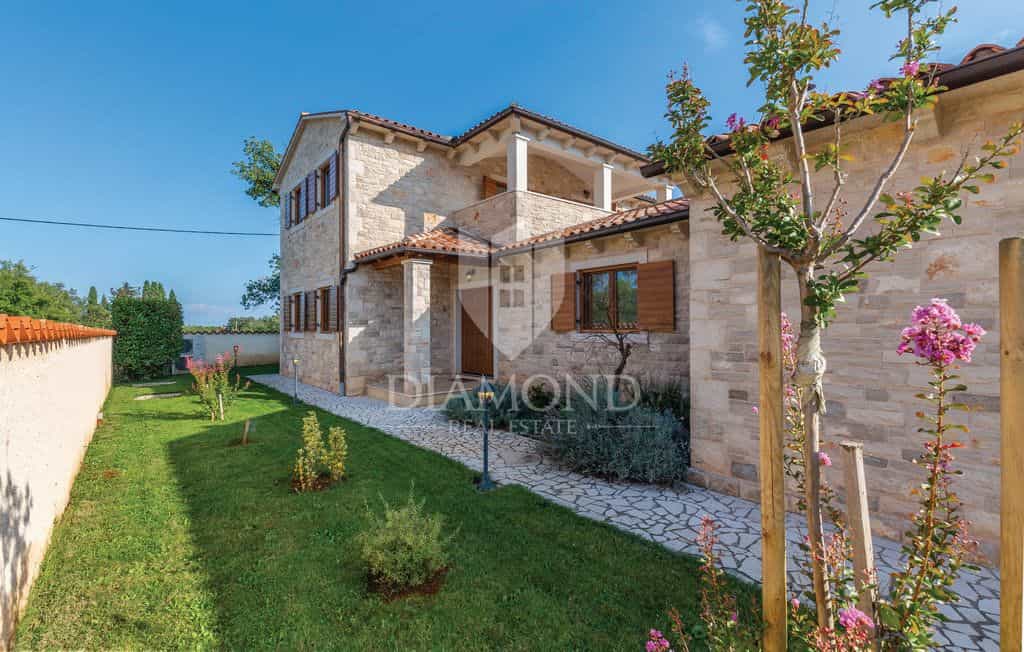 房子 在 Marčana, Istria County 11816629