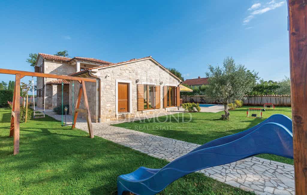 rumah dalam Marčana, Istria County 11816629