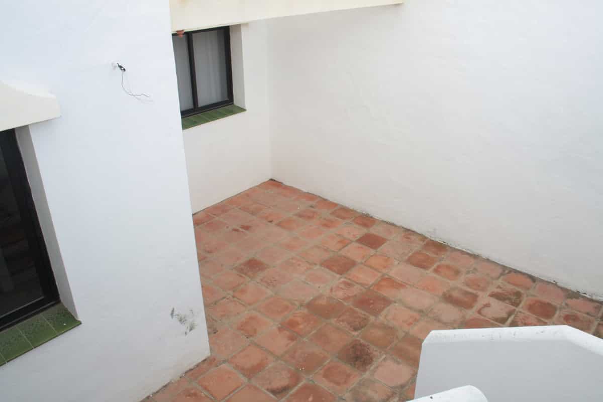 Rumah di Estepona, Andalusia 11816844