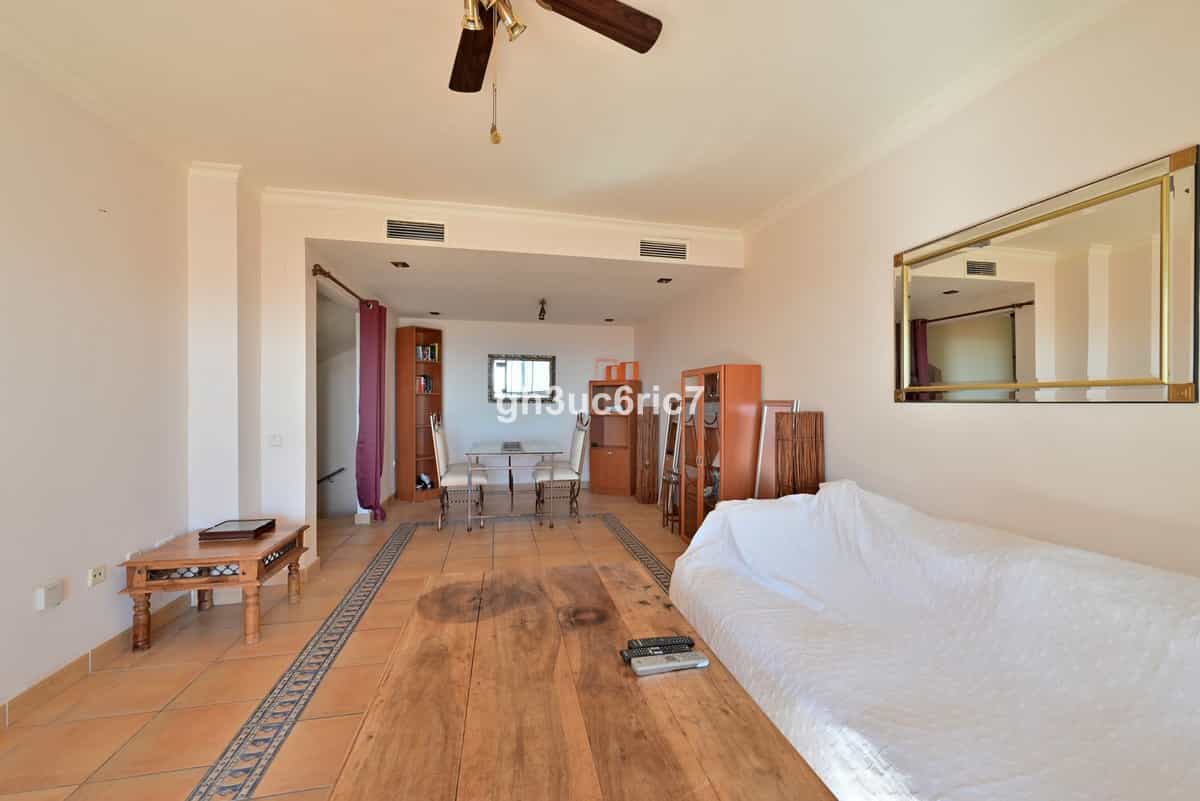 公寓 在 Calahonda, Andalucía 11817143