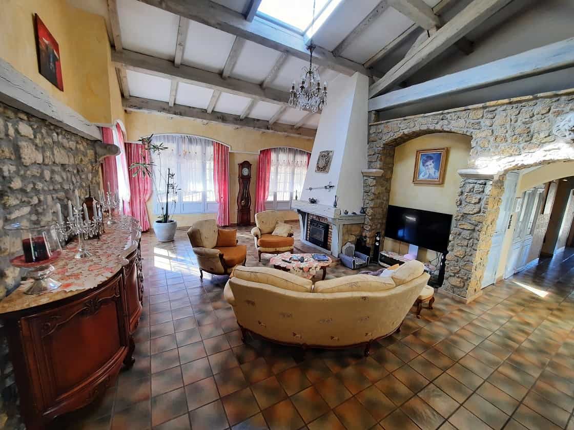 Casa nel Villeneuve-lès-Béziers, Occitanie 11817453