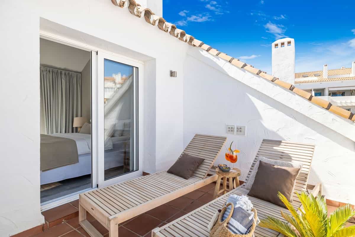 Condominium in Marbella, Andalucía 11817538