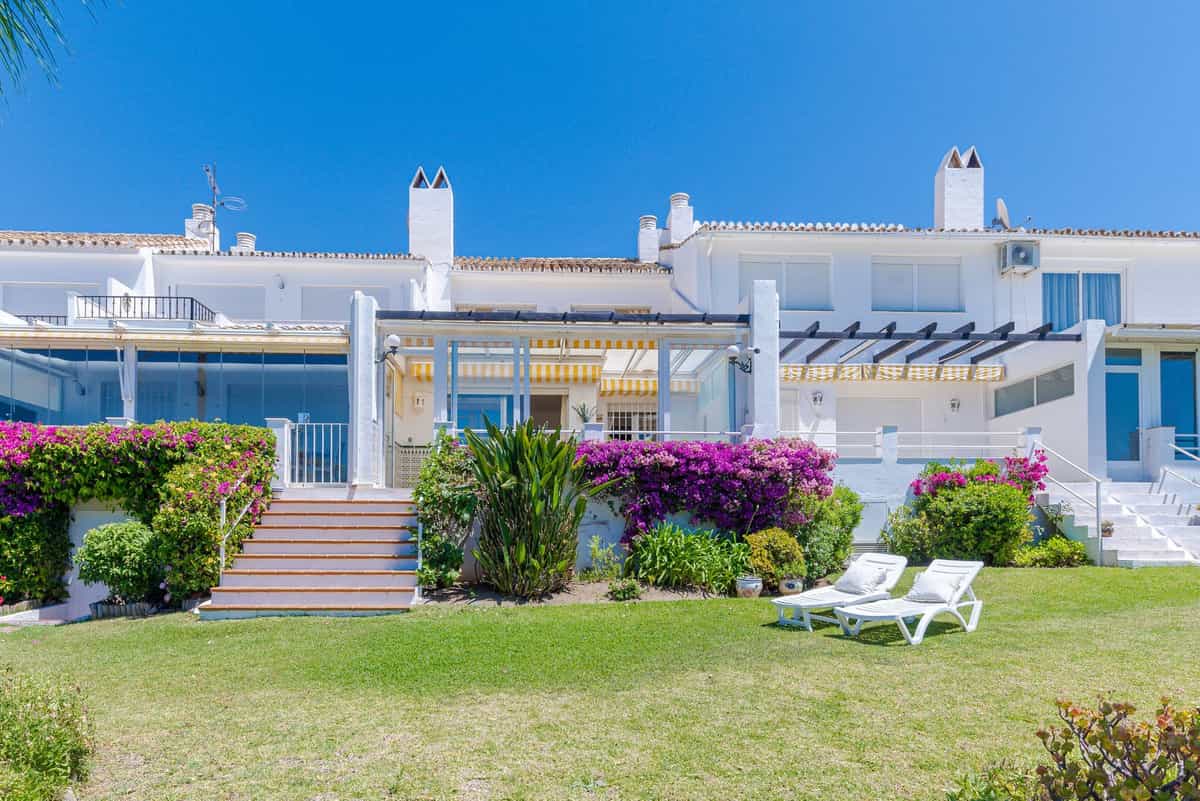 House in Estepona, Andalusia 11817967