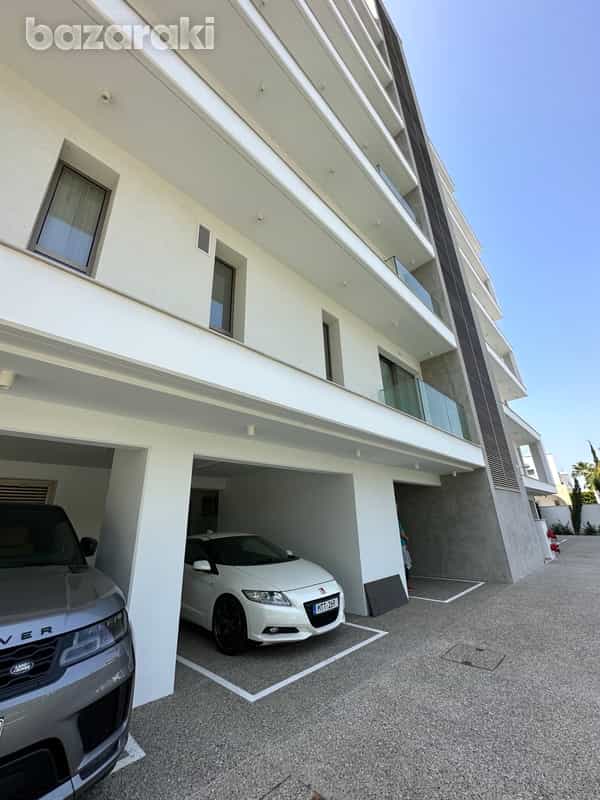 Condominium in Agios Tychon, Larnaka 11819874