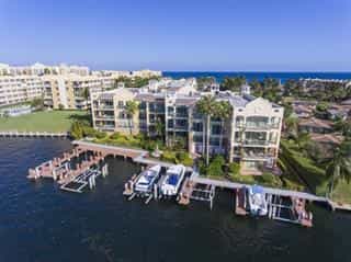Condominium in Hillsboro-strand, Florida 11820550