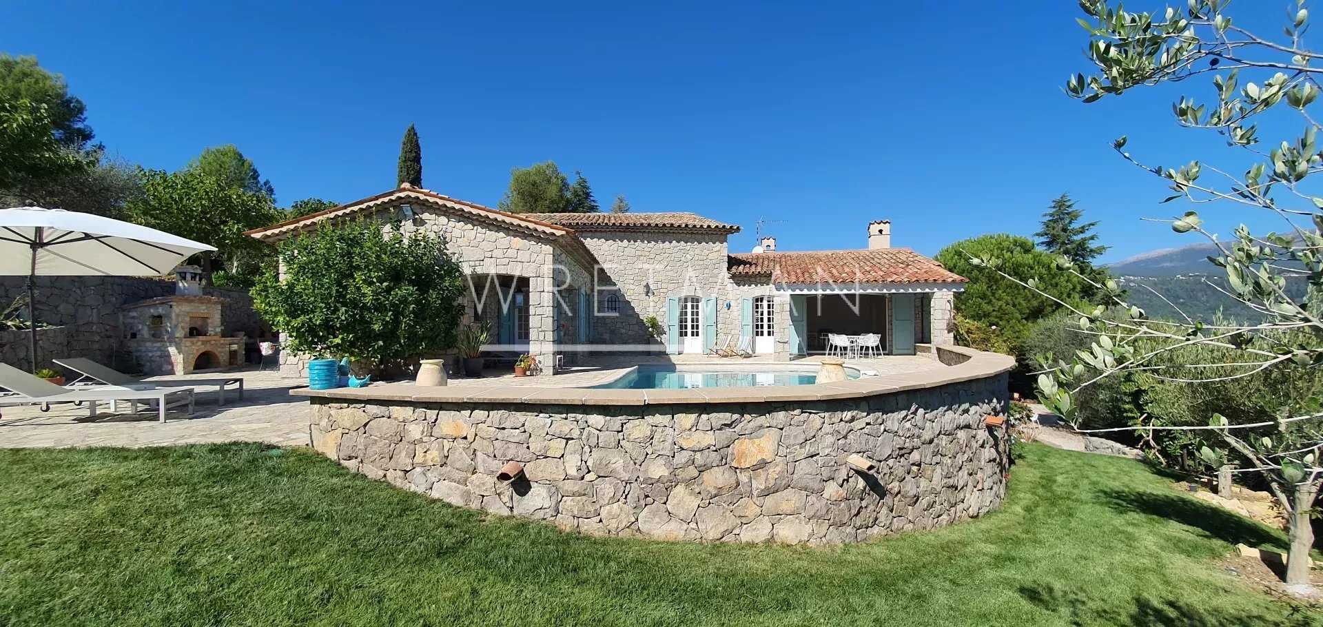 Talo sisään Peymeinade, Provence-Alpes-Cote d'Azur 11820589