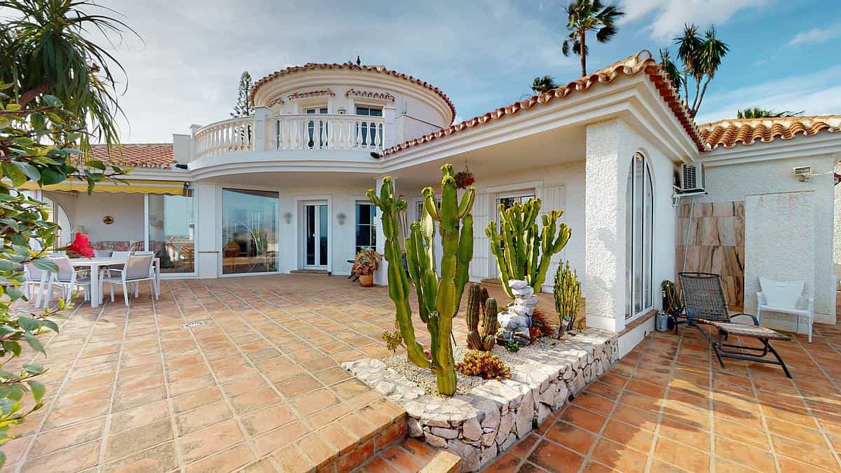 House in Almayate Bajo, Andalusia 11821305