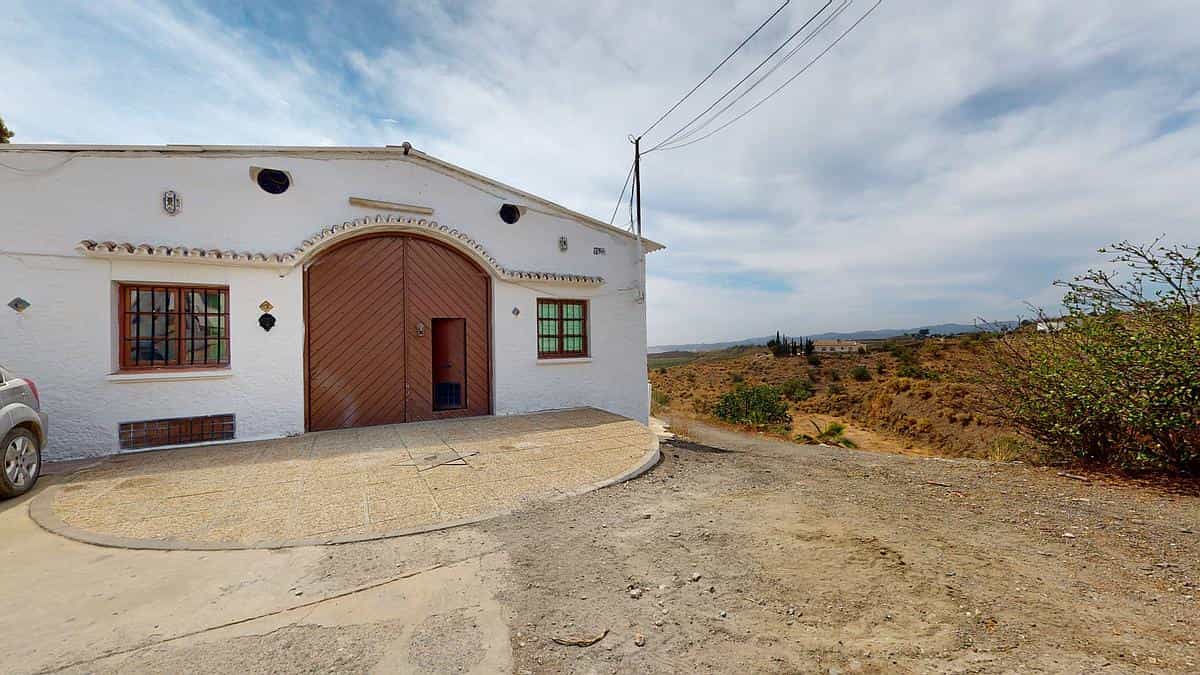 Huis in Vélez-Málaga, Andalucía 11821358