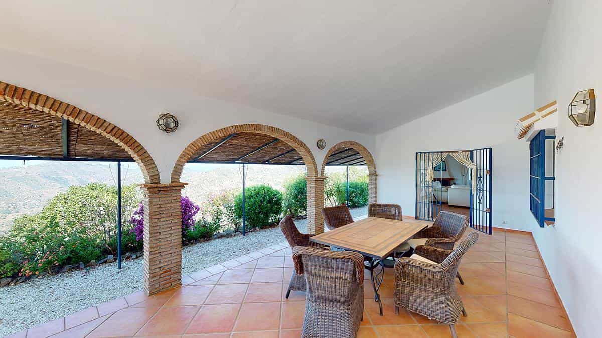σπίτι σε Sayalonga, Andalucía 11821368